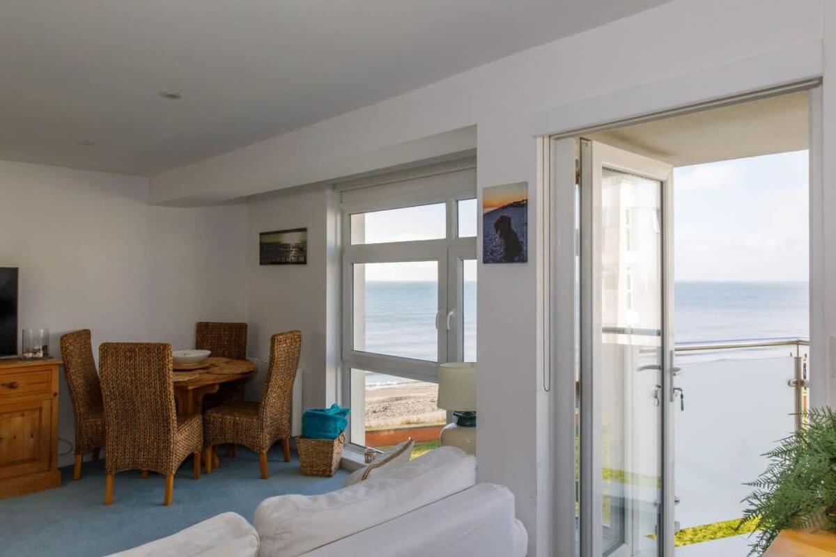 Апартаменты Two Bed Seafront Escape In Ист-Уиттеринг Экстерьер фото